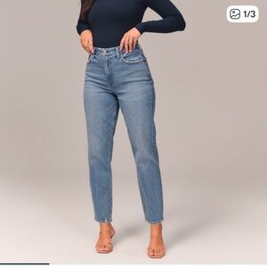 Abercrombie & Fitch The Mom High Rise Jean